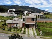 Magnifico sobrado á venda no Condomínio Itaporã em...