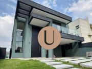 Magnífico sobrado de Alto Padrão na Granja Viana com 4...