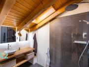 Beautiful 3.5 room apartment New two steps from golf course