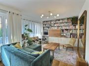 Magnifique appartement rénové situé dans le triangle...