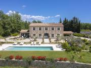 Magnifique bastide en pierre avec vue dans un quartier...
