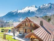 Magnifique chalet de 1800 lové dans un havre de paix...