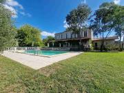 Magnifique chartreuse au sein d'un parc arboré 354m²...