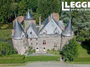 Magnifique château rénové près de Nantes avec gîte,...