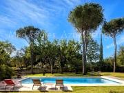 Magnifique demeure provençale dans un domaine privé...