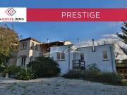 Magnifique domaine édifié sur un terrain de dix hectares...