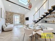 Magnifique Duplex Entièrement Rénové dans le Vieil Antibes