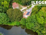 Magnifique emplacement pour ces deux biens, entourés de...