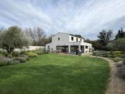 MAGNIFIQUE MAS RENOVE AU COEUR DES ALPILLES