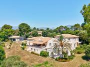 Magnifique propriété avec une vue dégagée sur la mer