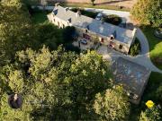 Magnifique propriété d'hôte avec deux longères et...