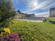 Magnifique Propriété en Pierre avec piscine, dépendances...