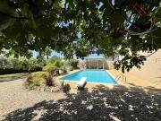 MAGNIFIQUE VILLA AVEC PISCINE, SITUÉE SUR LA COMMUNE DE...