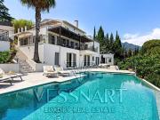 Magnifique villa avec vue panoramique sur la mer 375m²...