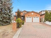 Main 61 Dundee Crescent, Markham, ON, L3R 8Y9 house for...