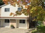 Main 691 Irwin Crescent