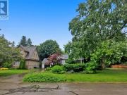 MAIN 925 KINGSWAY DRIVE