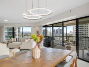 THE INLET MAIN BEACH'S FINEST 210m2