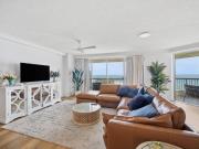 Main Beach Fully Furnished 2 Bed Leasing from Mar...