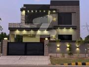 Main Boulevard 10 Marla Double Storey House For Sale...