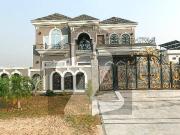 Main Double Road In Central Park Block B 1 Kanal House...