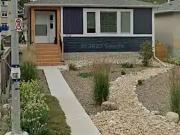 Main floor bedroom for rent near university!