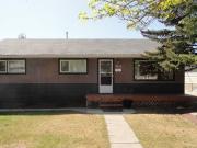 Main Floor for rent in Glenbrook