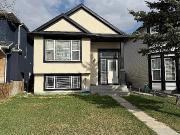 Main Floor Suite: 3 Bedrooms, Double Garage, By Park... Main Floor Suite: 3 Bedrooms, Double Garage, By Park...