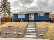 Main Floor Suite, 3 BR, ALL Utils incld, Single Garage,...