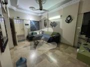 Main road facing flat for sale gulistan e jauhar block 14