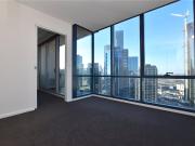 Mainpoint: 35th Floor Spacious Apartment With Great Views!