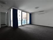 Mainpoint: 37th Floor Stunning Views!