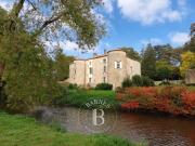 Maison 1000 m2 Parthenay