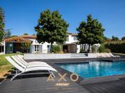 Maison avec piscine et jardin