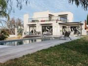 Maison avec piscine et jardin