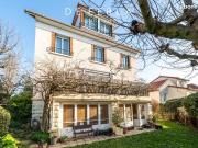 Maison 10 pièces 201 m²