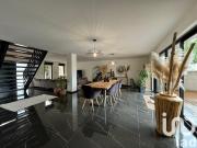 Maison 10 pièces 212 m²