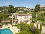 Maison 10 pièces 215 m²