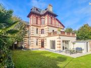 Maison 10 pièces 225 m²