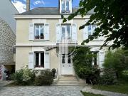 Maison 10 pièces 235 m²