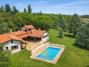 Maison 10 pièces 235 m²