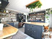 Maison 10 pièces 236 m²