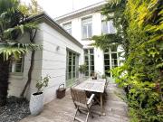 Maison 10 pièces 241 m²