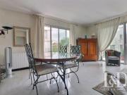 Maison 10 pièces 243 m²