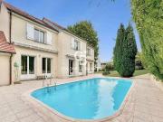 Maison 10 pièces 245 m²