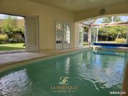 Maison 10 pièces 247 m²