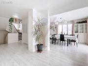 Maison 10 pièces 254 m²