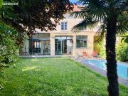 Maison 10 pièces 260 m²