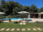 Maison 10 pièces 266 m²