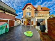 Maison 10 pièces 300 m²